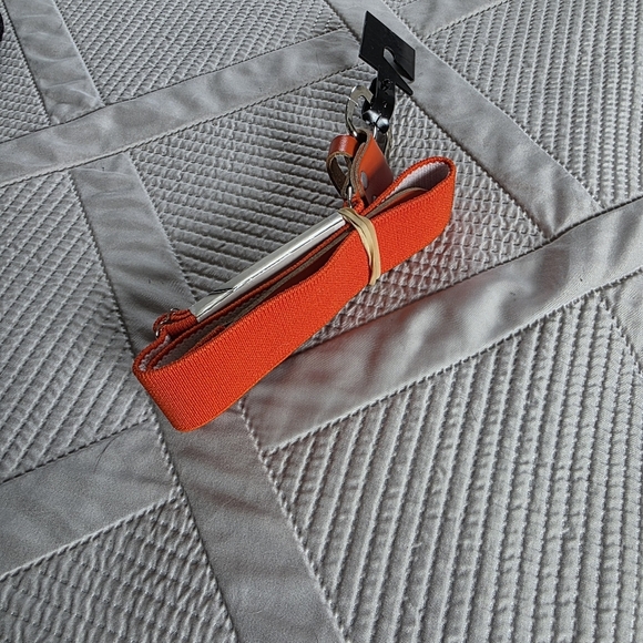 NWT Wilson Youth Baseball/Softball Adjustable Elastic Belt  In Orange - Picture 3 of 3